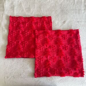 NWOT Red Christmas Tree and snowflake Faux Fur Tufted Pillow Covers 18x18 inches